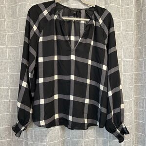 Ann Taylor Black and White Plaid Women's Long Sleeve Blouse